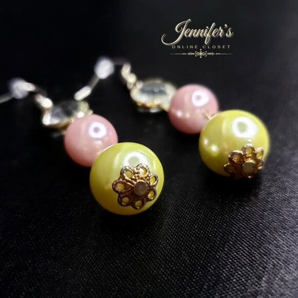 3/$25 3 Tier Multi-colored Dangle Earrings - Picture 5 of 7